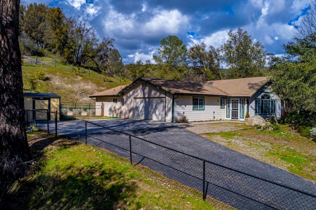 Mystic Mountain Villa, 14 Miles From Yosemite Oakhurst Exterior foto