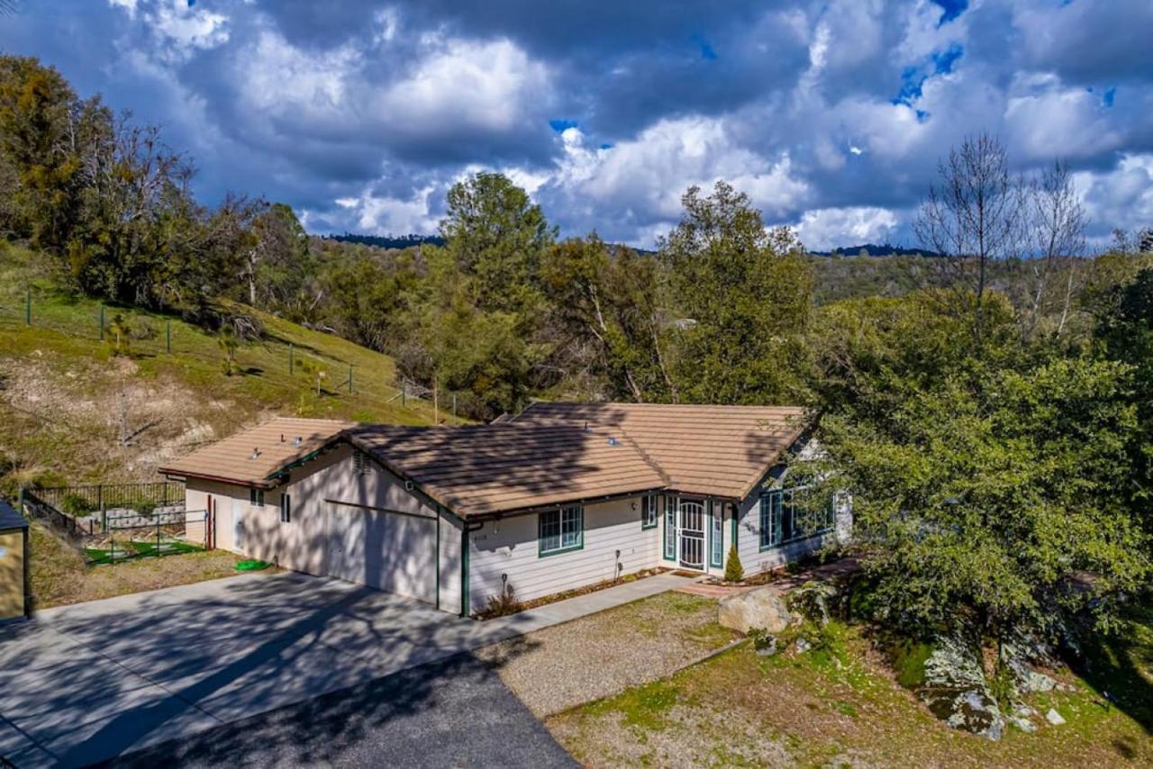 Mystic Mountain Villa, 14 Miles From Yosemite Oakhurst Exterior foto